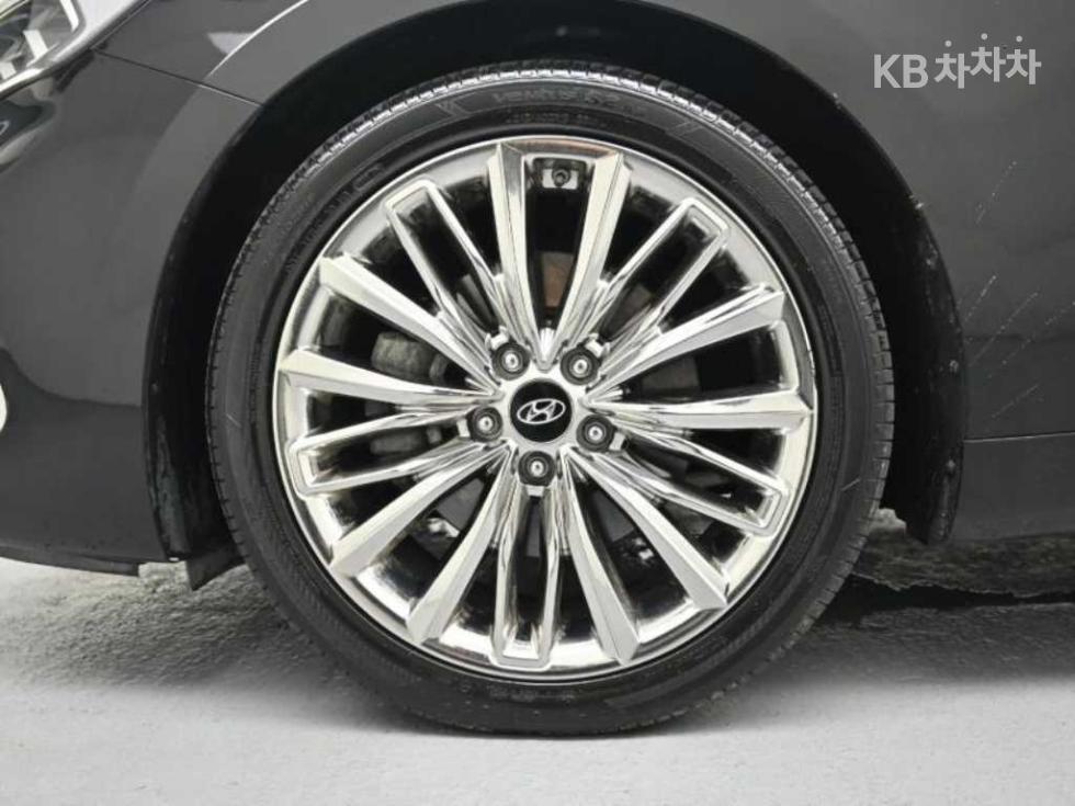 Kia K7 — miniaturë 5