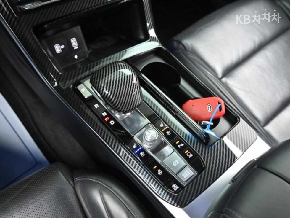 Kia K7 — miniaturë 9