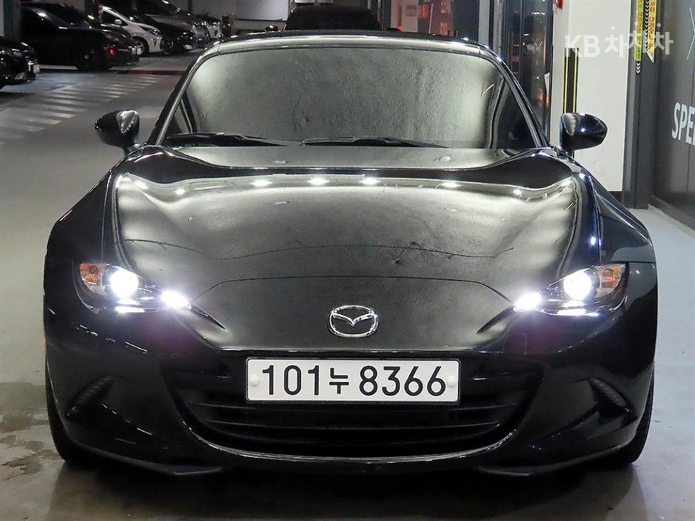 2022 Mazda MX 5 photo