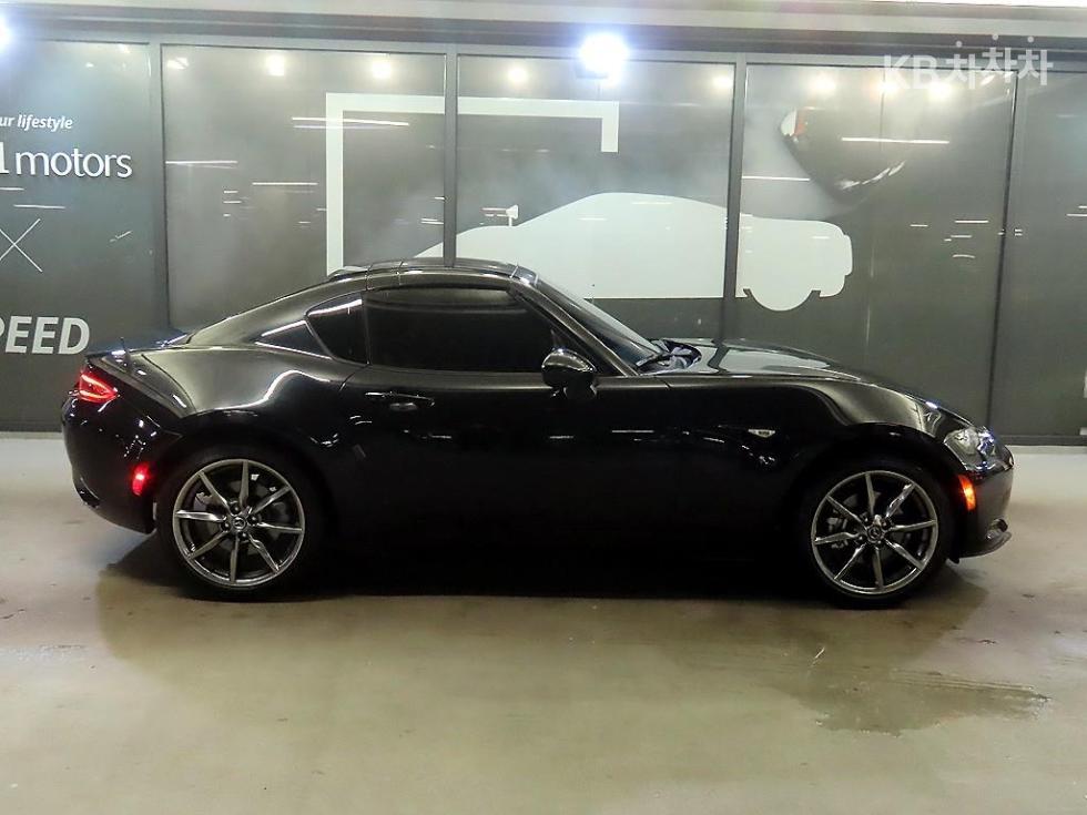 2022 Mazda MX 5 photo