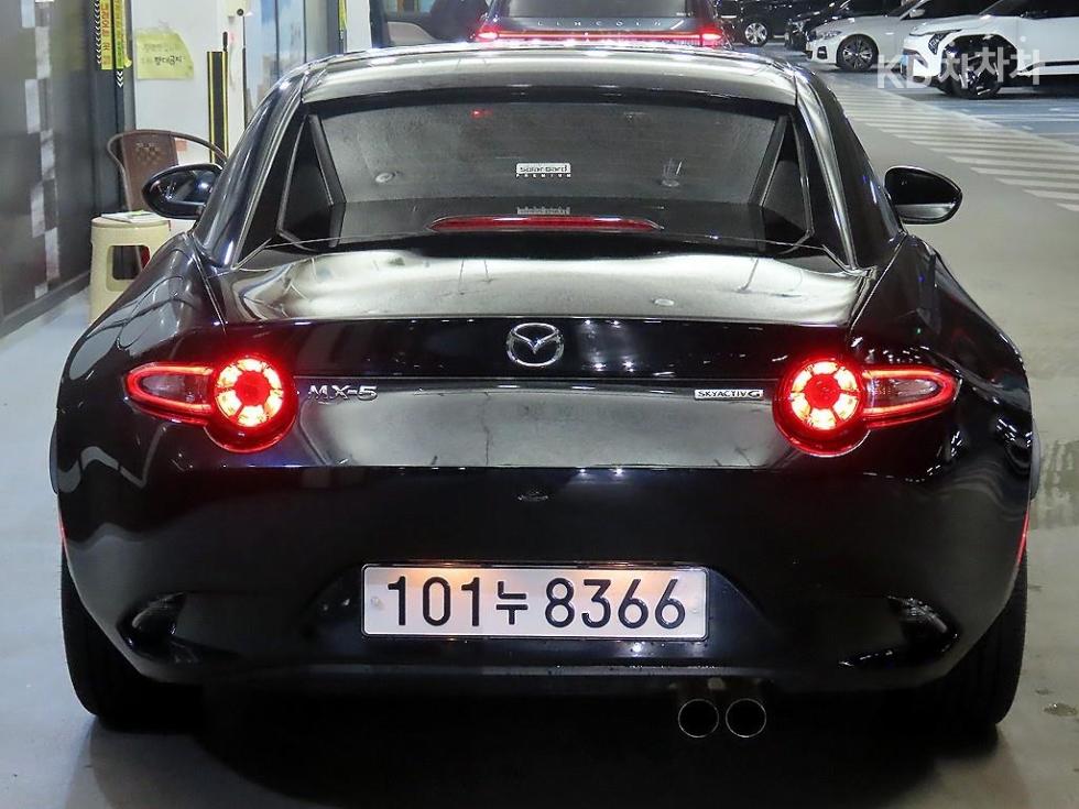 2022 Mazda MX 5 photo