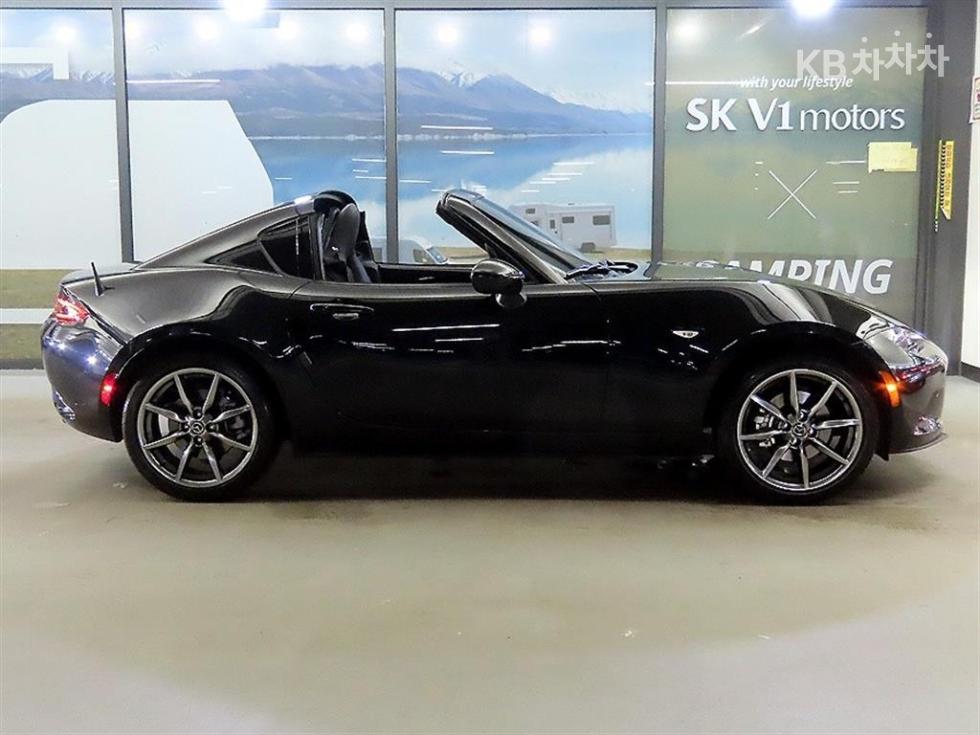 2022 Mazda MX 5 photo