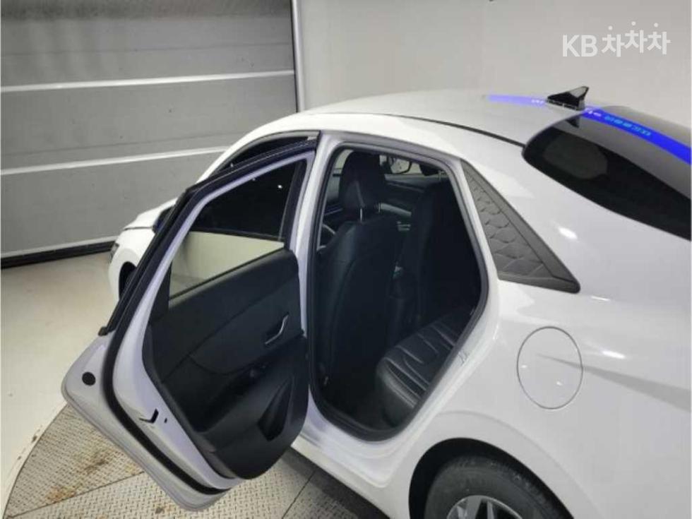 Hyundai Avante — miniaturë 7