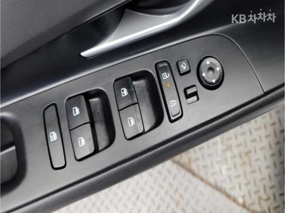 Hyundai Avante — miniaturë 18