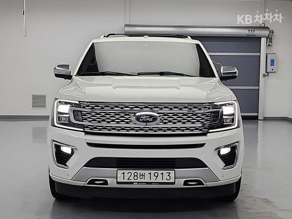 2021 Ford 4 photo