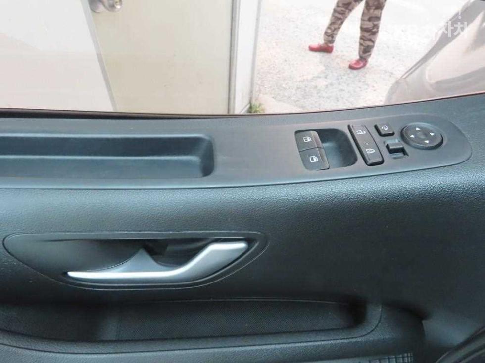 Hyundai Staria — miniaturë 7