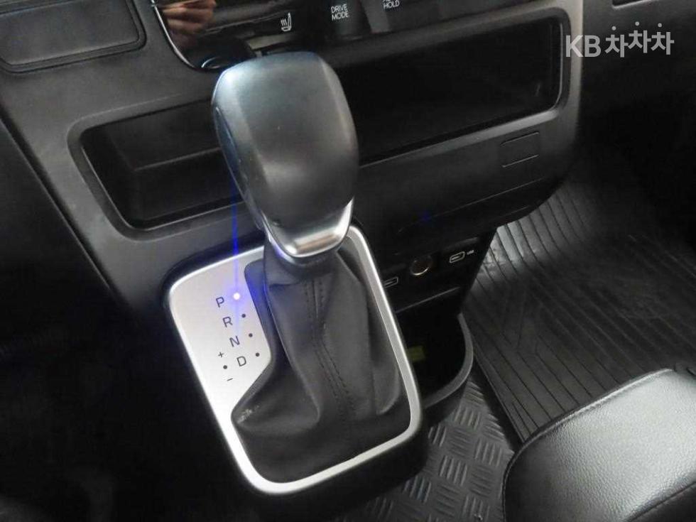 Hyundai Staria — miniaturë 11