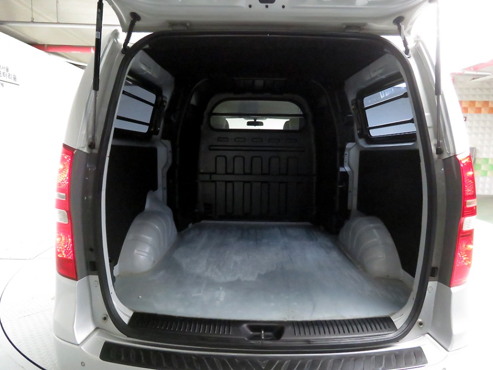 Hyundai Starex — miniaturë 18