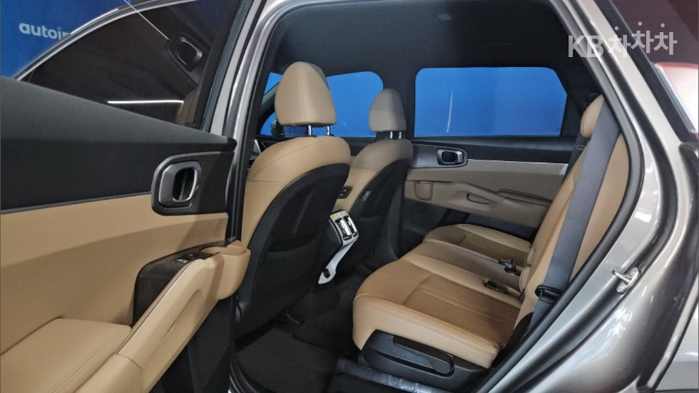 Kia Sorento — miniaturë 12