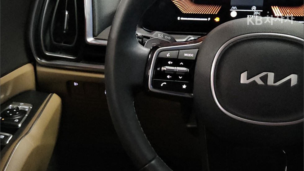 Kia Sorento — miniaturë 13