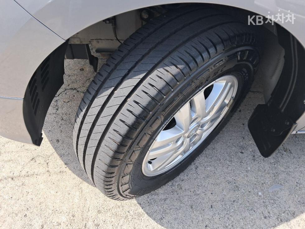 Hyundai Starex — miniaturë 18