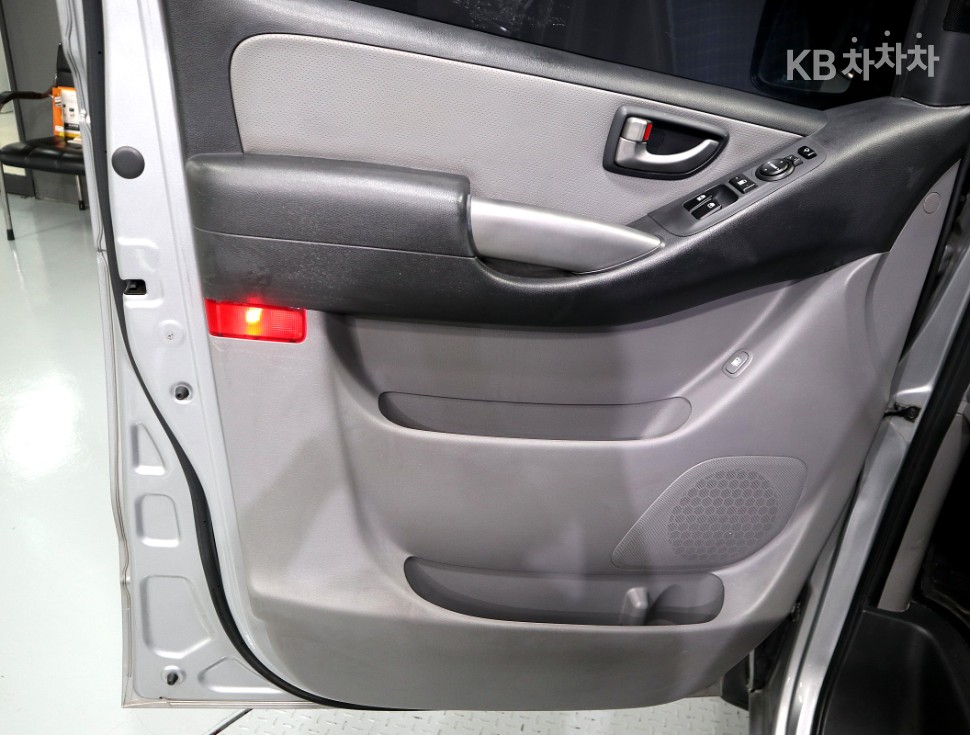 Hyundai Starex — miniaturë 7