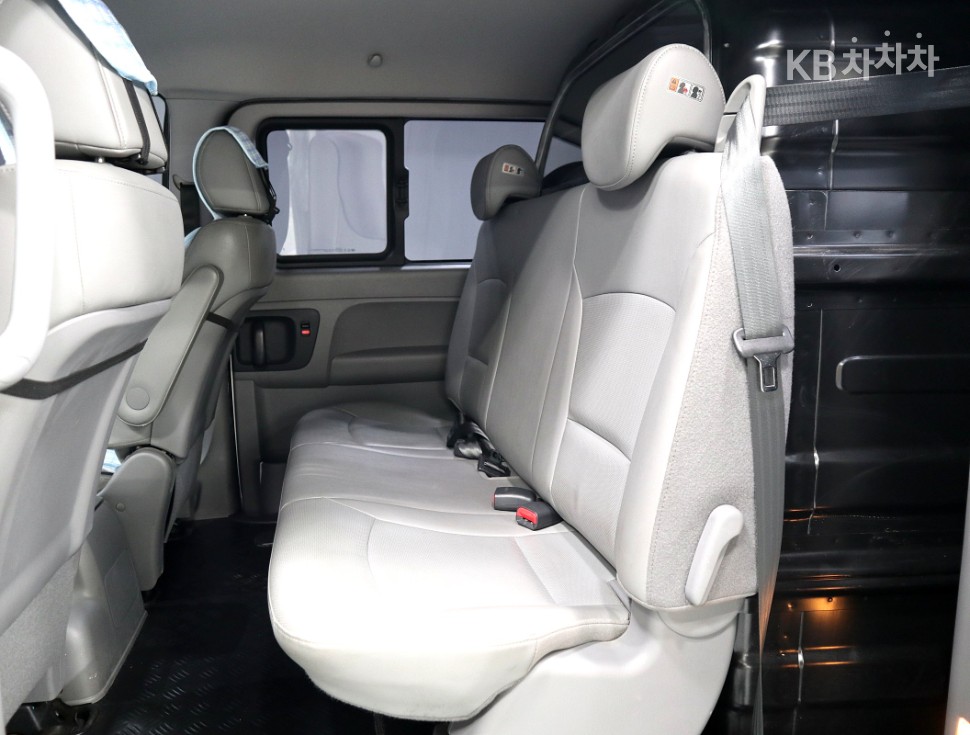 Hyundai Starex — miniaturë 9