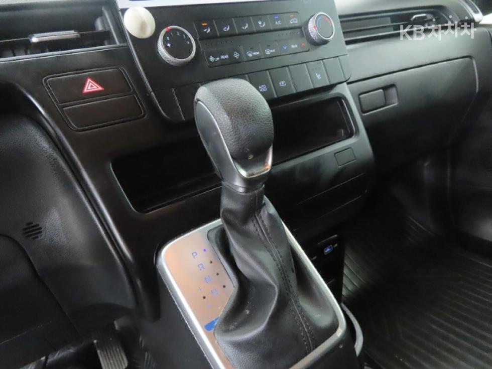 Hyundai Staria — miniaturë 12