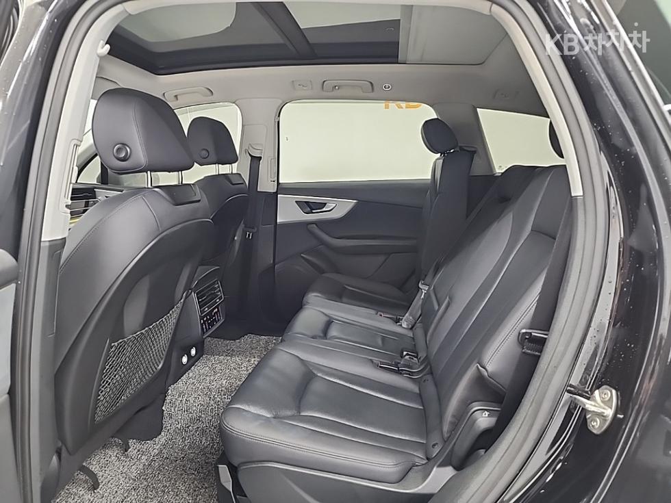Audi Q7 — miniaturë 12