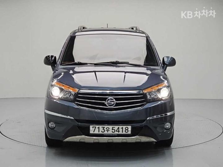 KG Mobility Korando Turismo 2017 photo 2