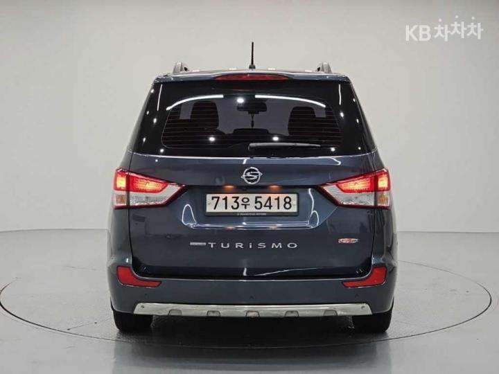 KG Mobility Korando Turismo 2017 photo 3