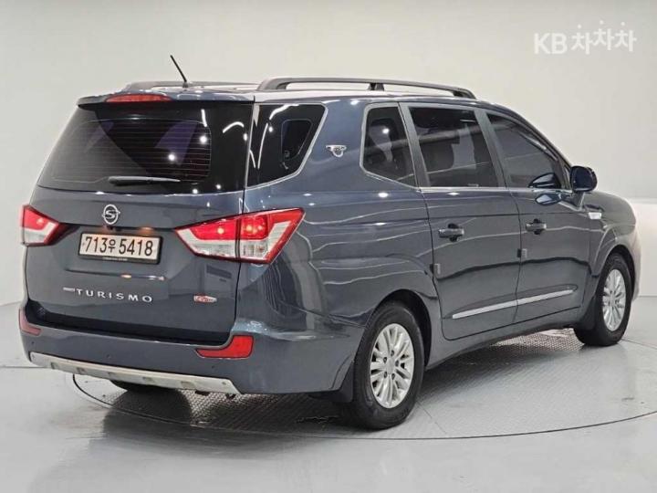 KG Mobility Korando Turismo 2017 photo 4