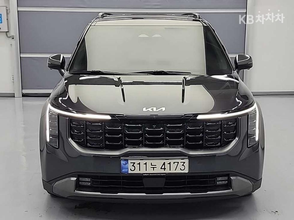 2023 Kia 4 photo