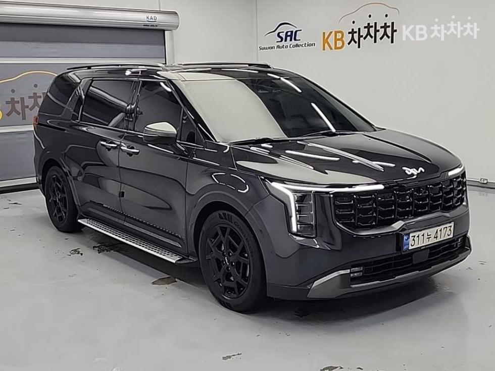2023 Kia 4 photo
