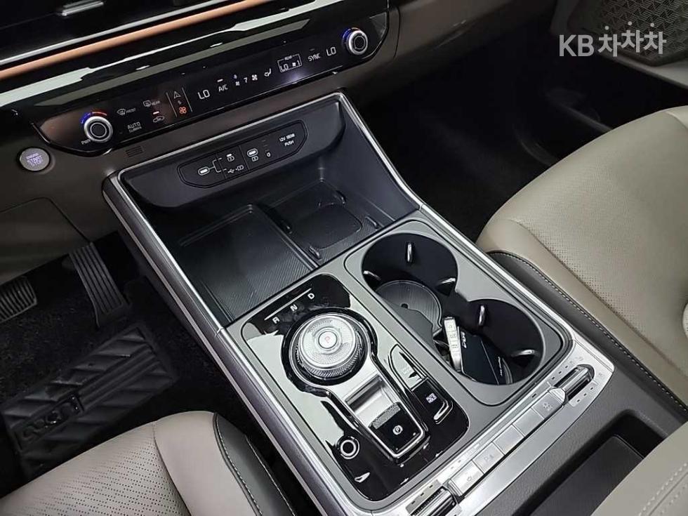 2023 Kia 4 photo