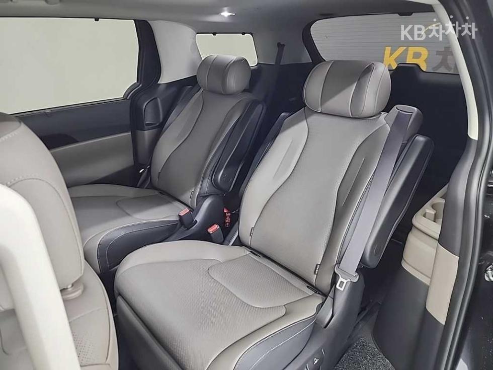 Kia Carnival — miniaturë 12