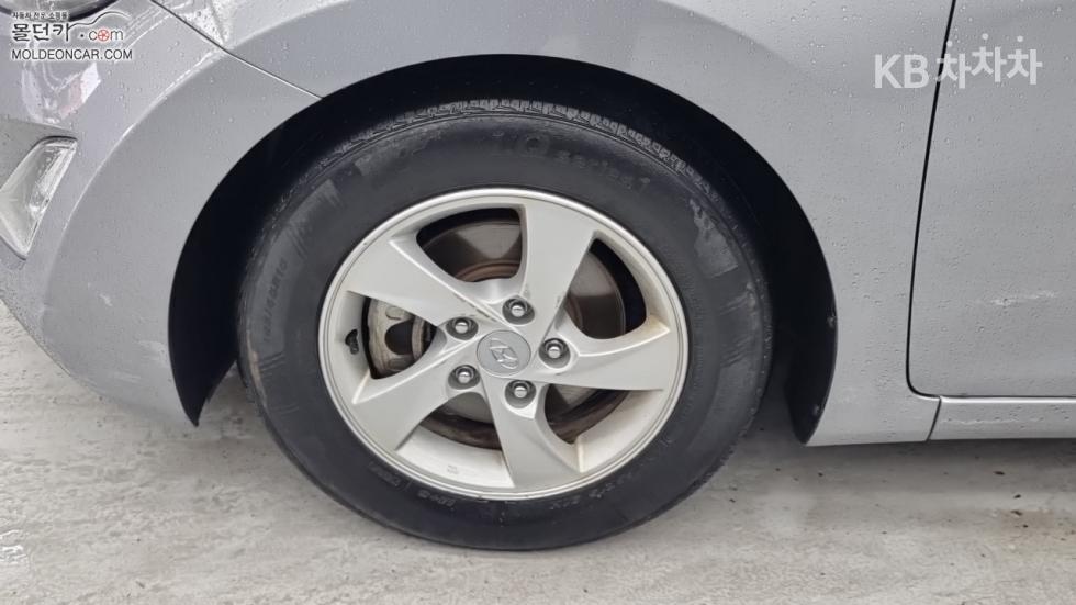 Hyundai Avante — miniaturë 6