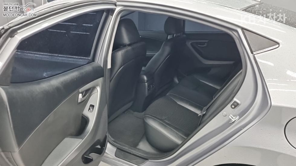 Hyundai Avante — miniaturë 10