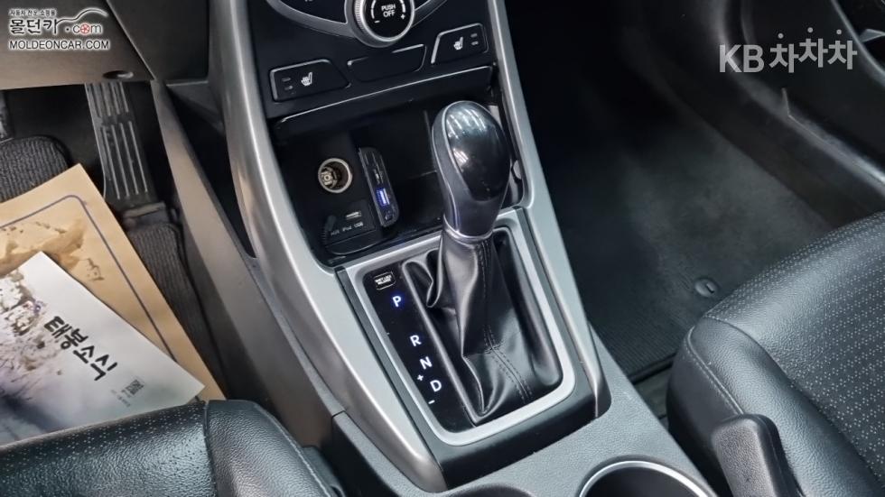 Hyundai Avante — miniaturë 12