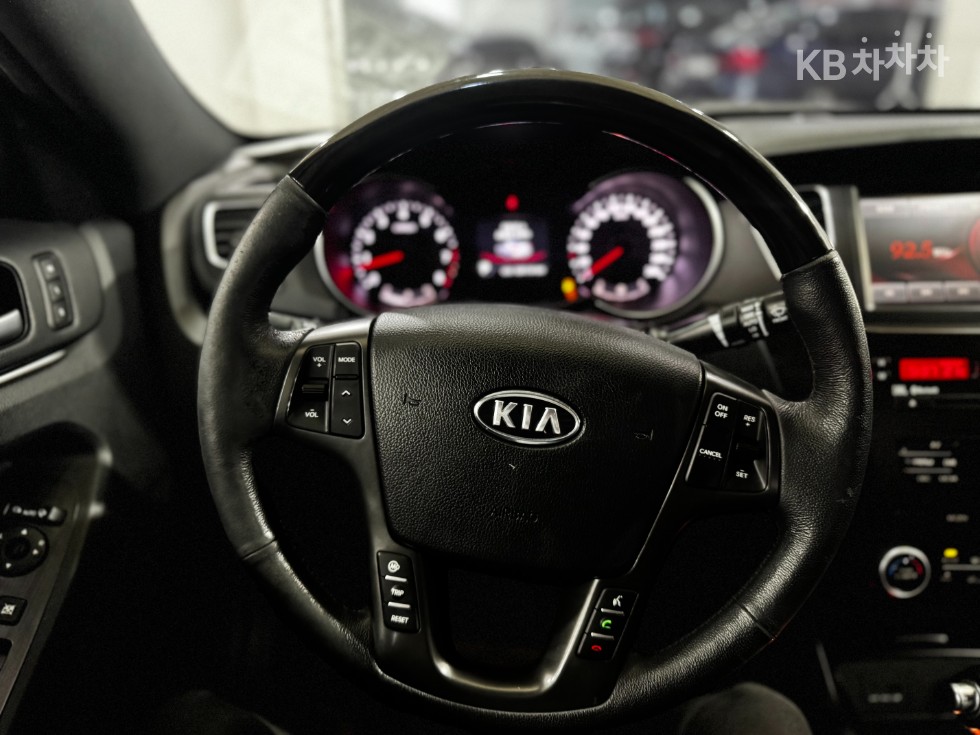 Kia K7 — miniaturë 12