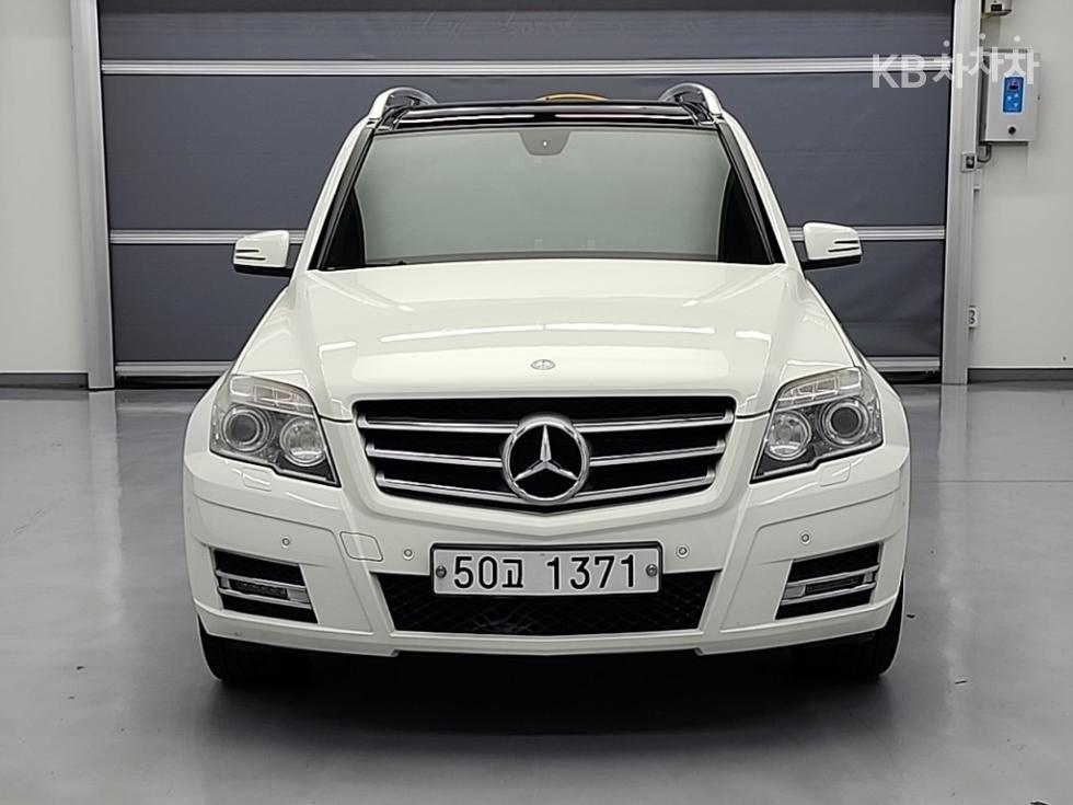 2012 Mercedes-Benz GLK photo