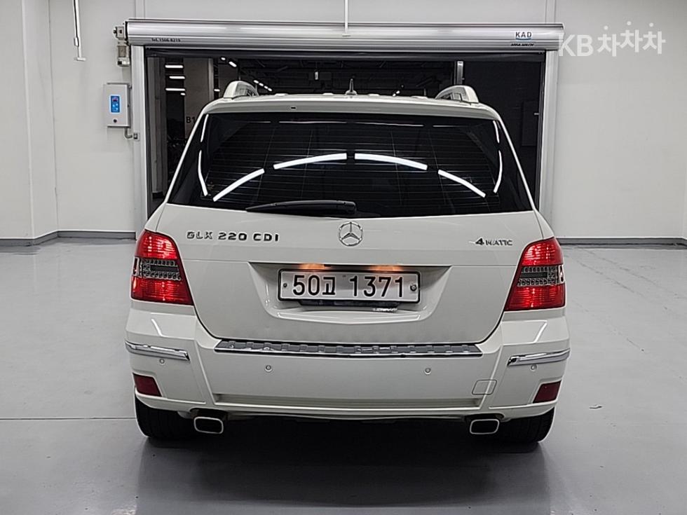 2012 Mercedes-Benz GLK photo