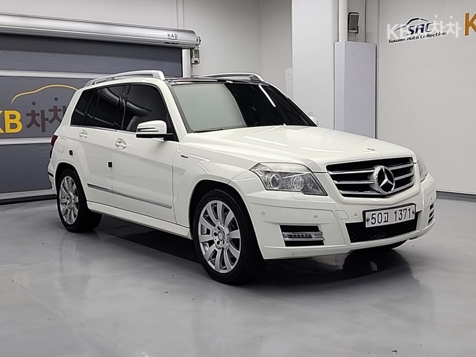 2012 Mercedes-Benz GLK photo