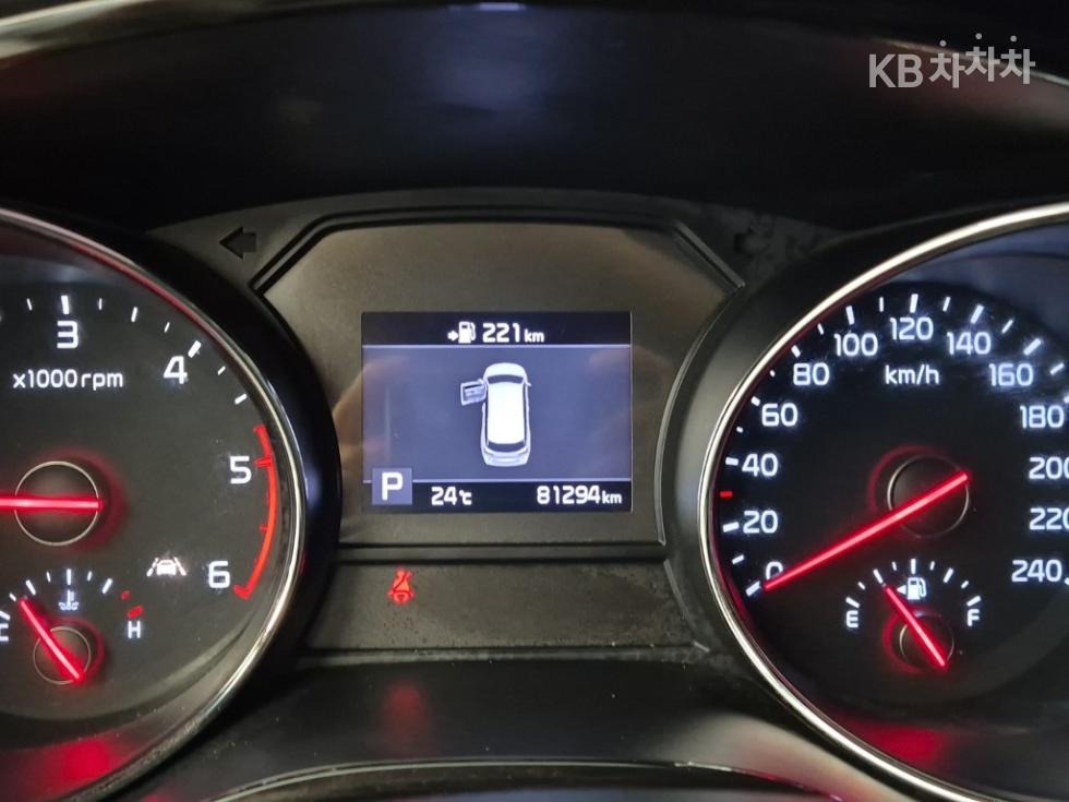 Kia Carnival — miniaturë 6