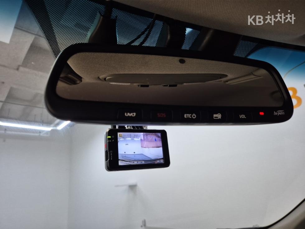 Kia Carnival — miniaturë 16