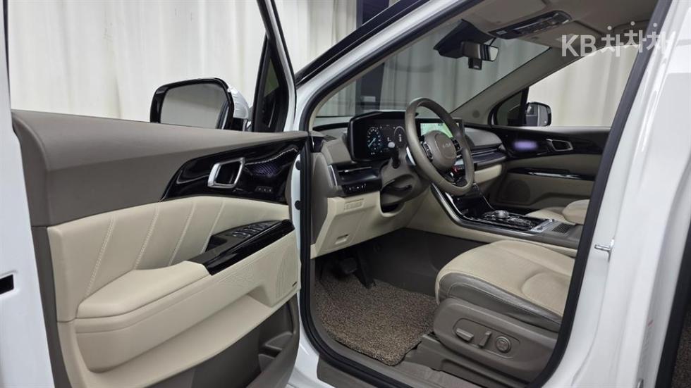 Kia Carnival — miniaturë 12
