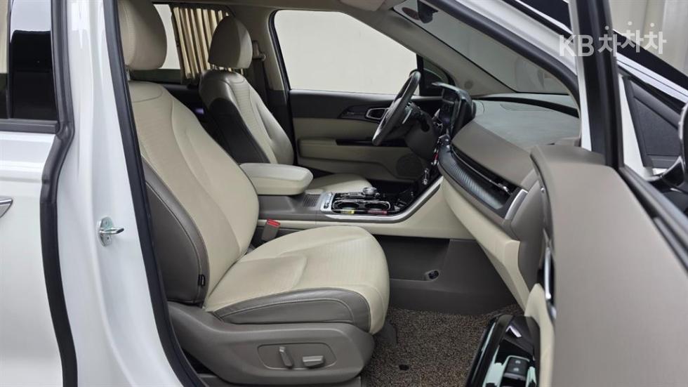 Kia Carnival — miniaturë 13