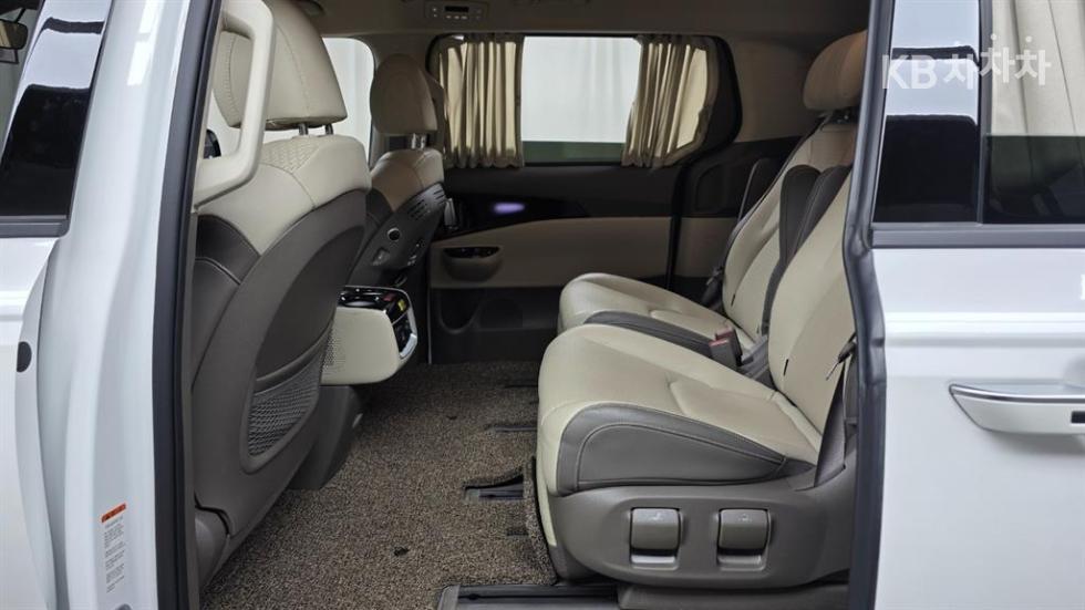 Kia Carnival — miniaturë 14