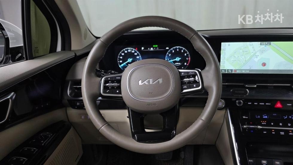 Kia Carnival — miniaturë 15