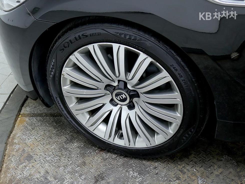 Kia K9 — miniaturë 8