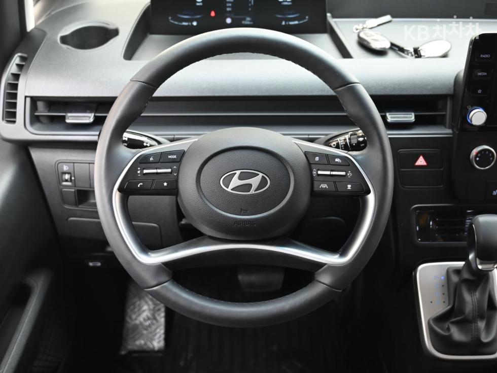 Hyundai Staria — miniaturë 13