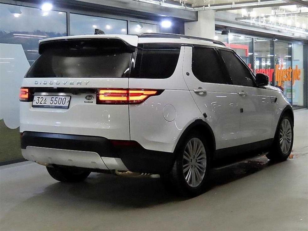 2019 Land Rover 5 photo