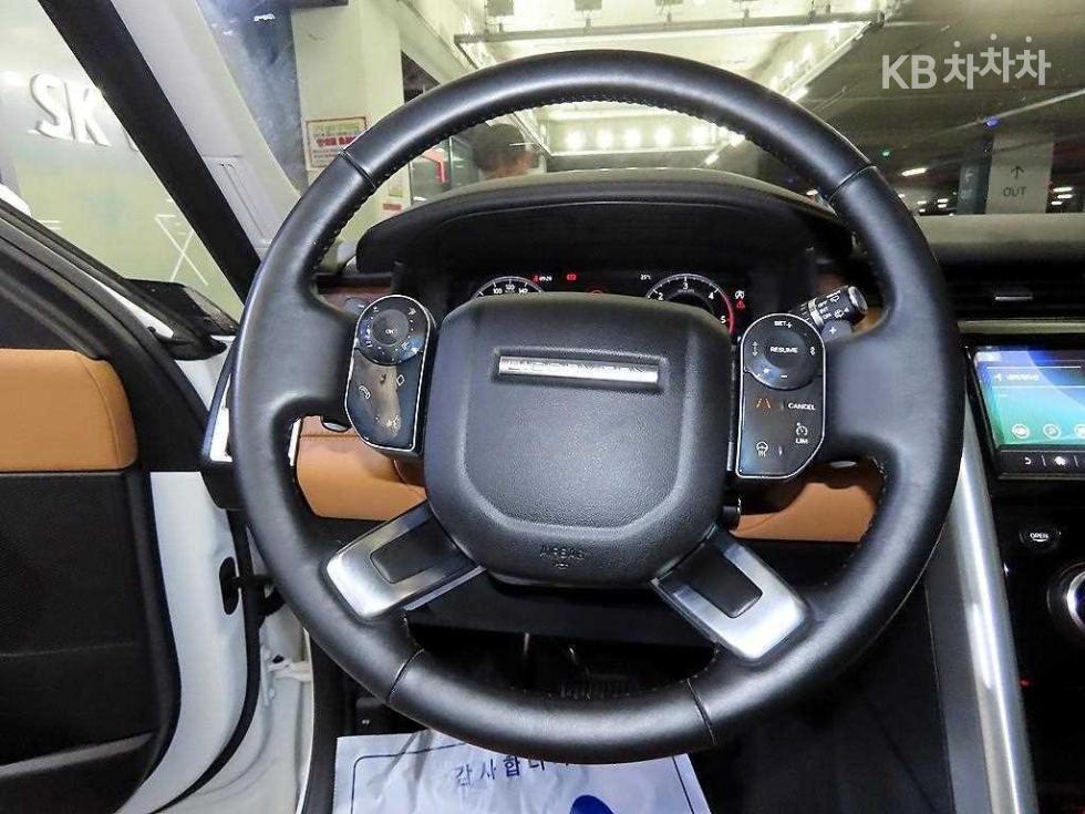 2019 Land Rover 5 photo