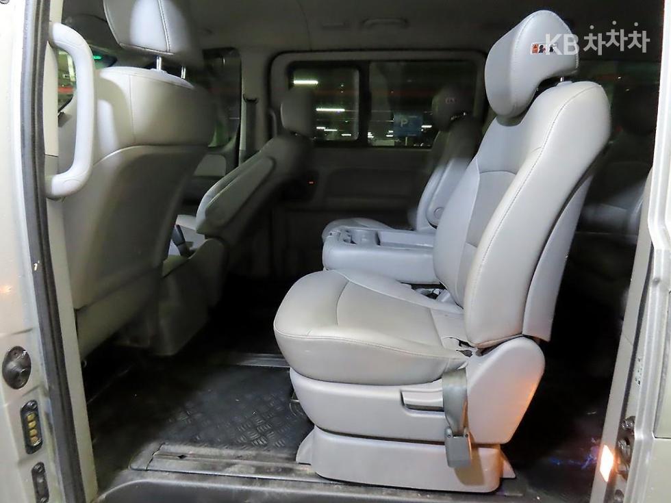 Hyundai Starex — miniaturë 7