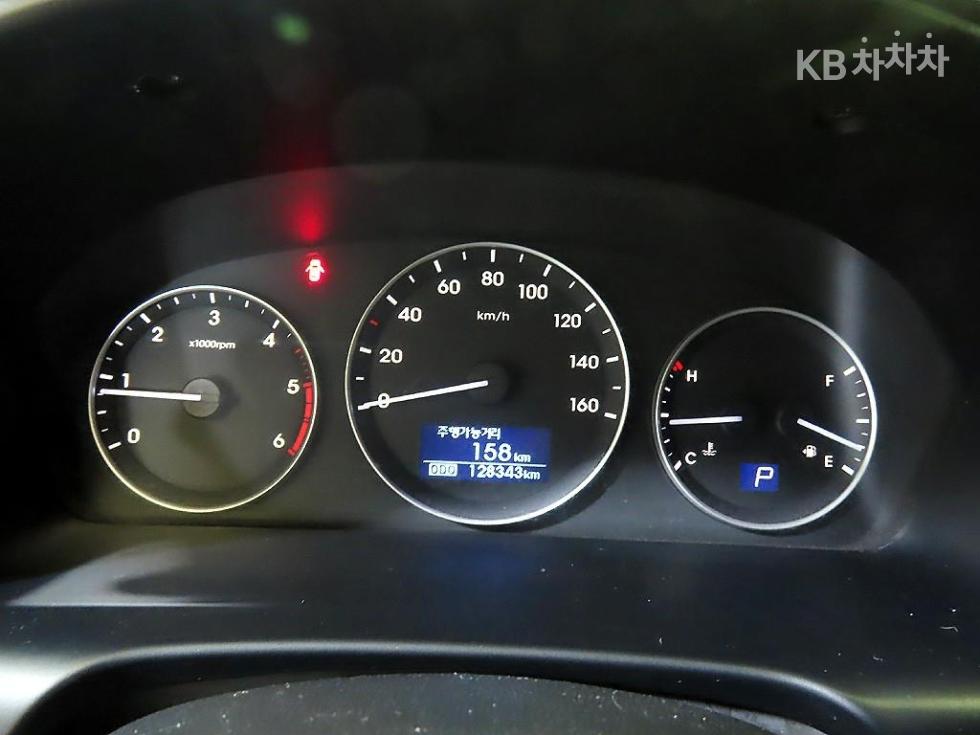 Hyundai Starex — miniaturë 9