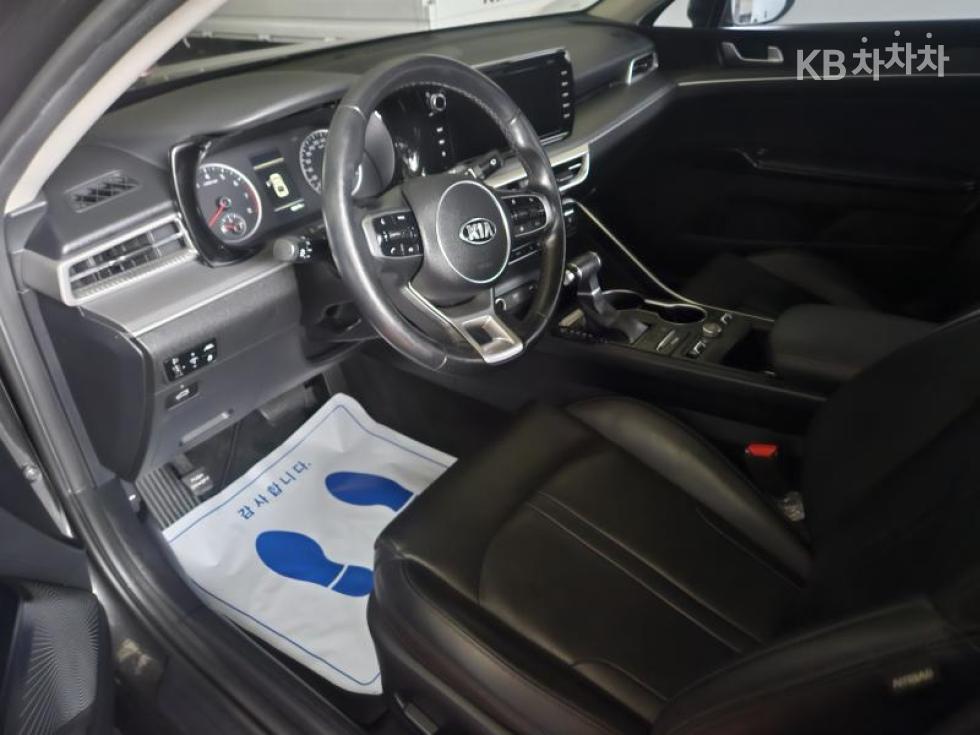 Kia K5 — miniaturë 3