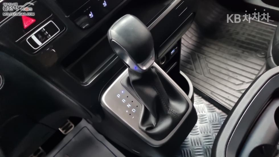 Hyundai Staria — miniaturë 14
