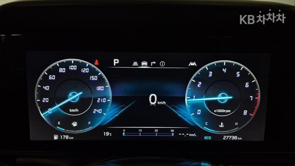 Kia Carnival — miniaturë 6