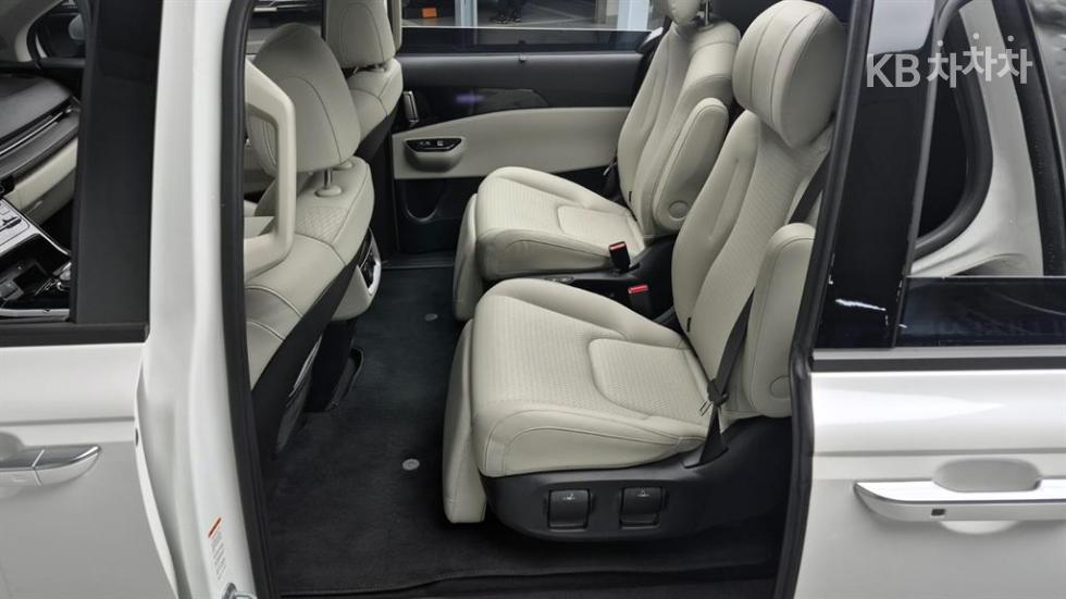 Kia Carnival — miniaturë 14
