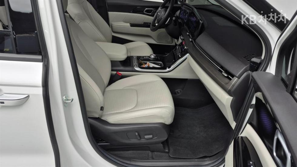 Kia Carnival — miniaturë 16